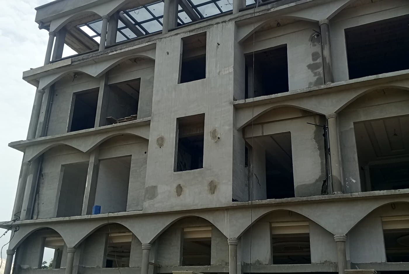 État initial avant rénovation et surélévation du bâtiment